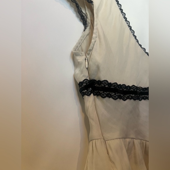 Kimchi Blue Cora Asymmetrical Ruffle Lace-Trim Blouse | Size S - Picture 12 of 16